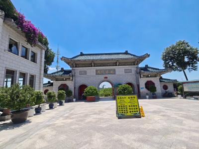 凤凰陵园正门背面及管理处业务大厅实景