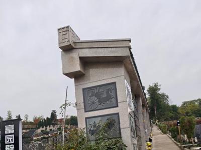 室外壁葬墓